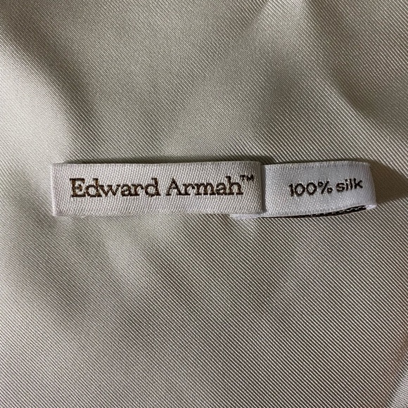 Edward Armah Contrast-Border Silk Pocket Circle, Pink/White 13” - Picture 2 of 2